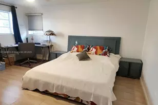 11960 NE 19th Dr, North Miami, FL 33181 - Photo 4