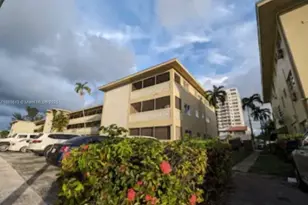 11960 NE 19th Dr, North Miami, FL 33181 - Photo 2