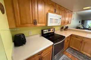 7045 SW 42nd Pl, Davie, FL 33314 - Photo 4