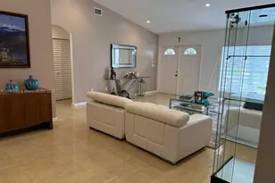 18864 NW 89th Ct, Hialeah, FL 33018 - Photo 4