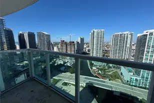 31 SE 5th St, Miami, FL 33131 - Photo 2