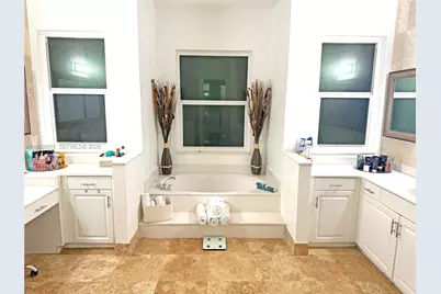 18560 SW 44th St, Miramar, FL 33029 - Photo 14