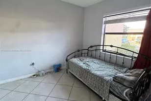 142 NW 91st Ave, Pembroke Pines, FL 33024 - Photo 6