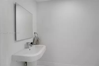1040 Biscayne Blvd #1905, Miami, FL 33132 - Photo 12