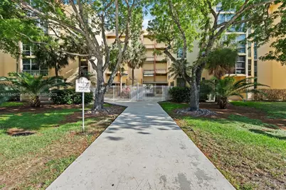 200 172nd St #108, Sunny Isles Beach, FL 33160 - Photo 4