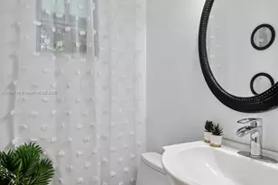2200 Monroe St, Hollywood, FL 33020 - Photo 8