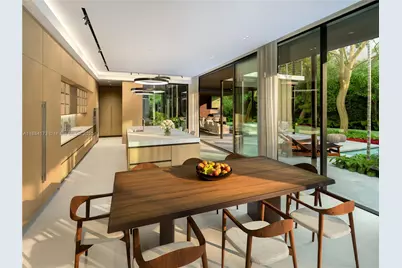 1725 S Bayshore Dr, Miami, FL 33133 - Photo 12