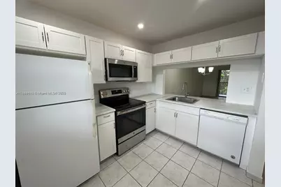 10453 NW 11th St #206, Pembroke Pines, FL 33026 - Photo 4