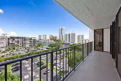 600 Parkview Dr #815, Hallandale Beach, FL 33009 - Photo 18