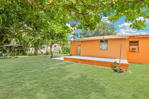 15770 NE 18th Ct, North Miami Beach, FL 33162 - Photo 6