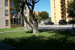 4715 NW 7th St, Miami, FL 33126 - Photo 52