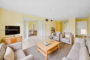 124 NE 19th Ct, Wilton Manors, FL 33305 - Photo 2