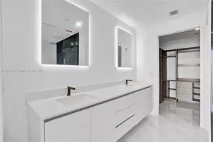 700 NE 24th St, Miami, FL 33137 - Photo 12
