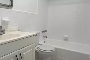 5610 NE 18th Ave, Fort Lauderdale, FL 33334 - Photo 8