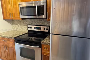 2471 SW 82nd Ave, Davie, FL 33324 - Photo 4