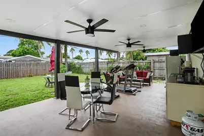 621 SW 50th Ter, Margate, FL 33068 - Photo 14