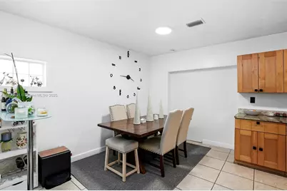 621 SW 50th Ter, Margate, FL 33068 - Photo 10