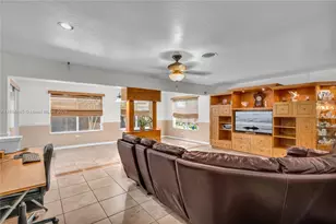 421 SW 64th Way, Pembroke Pines, FL 33023 - Photo 12