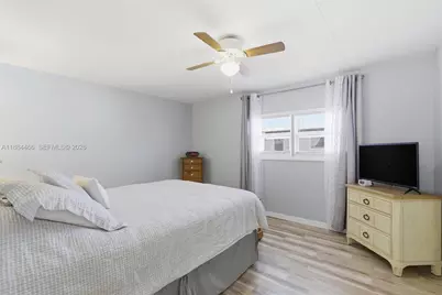 5720 Lakeshore Dr, Dania Beach, FL 33312 - Photo 12