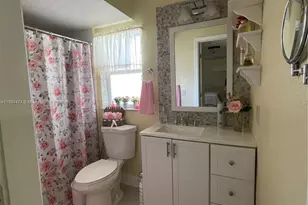 9041 Sunrise Lakes Blvd, Sunrise, FL 33322 - Photo 24