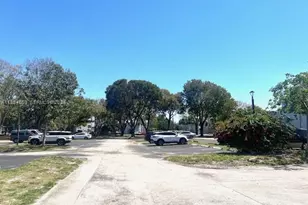 9450 Live Oak Pl, Davie, FL 33324 - Photo 4