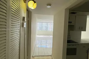 1301 NE Miami Gardens Dr, Miami, FL 33179 - Photo 2