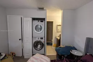 6001 Shaker Wood Cir, Tamarac, FL 33319 - Photo 8