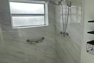 887 W 29th St, Hialeah, FL 33012 - Photo 8