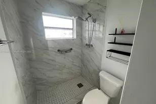 887 W 29th St, Hialeah, FL 33012 - Photo 6
