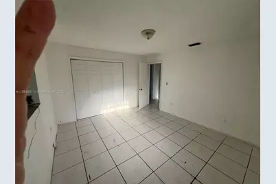 887 W 29th St #1, Hialeah, FL 33012 - Photo 4