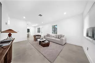 5250 NW 4th St, Miami, FL 33126 - Photo 10