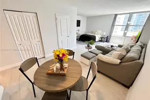 2899 Collins Ave, Miami Beach, FL 33140 - Photo 1