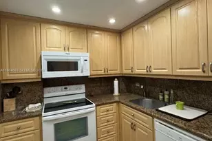 5005 Collins Ave, Miami Beach, FL 33140 - Photo 4