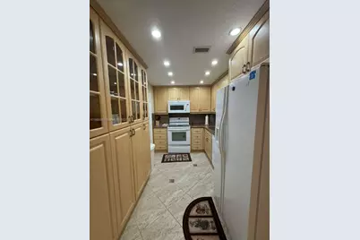 5005 Collins Ave #714, Miami Beach, FL 33140 - Photo 2