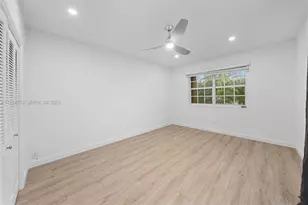 1825 Alamanda Dr, North Miami, FL 33181 - Photo 12