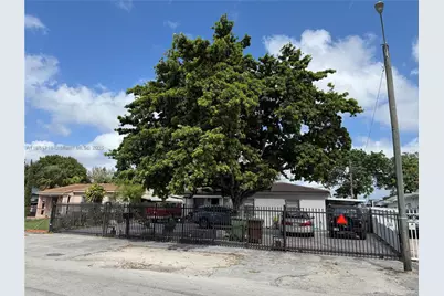 825 E 9th Ln, Hialeah, FL 33010 - Photo 4