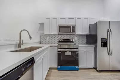 18220 Mediterranean Blvd #6-18, Hialeah, FL 33015 - Photo 2