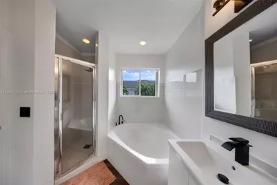 5625 NW 112th Path #5625, Doral, FL 33178 - Photo 24