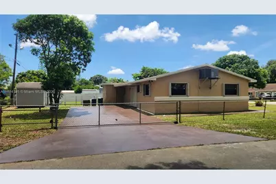 3295 NW 214th St #3295, Miami Gardens, FL 33056 - Photo 2