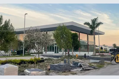 1006 E Hallandale Beach Blvd #4-105, Hallandale Beach, FL 33009 - Photo 1