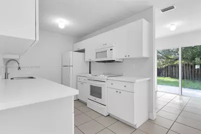 25860 SW 127th Pl, Homestead, FL 33032 - Photo 8
