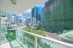 31 SE 5th St, Miami, FL 33131 - Photo 14