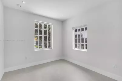323 NW 104th Ter, Miami, FL 33150 - Photo 10