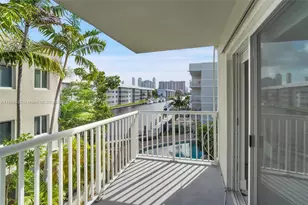 3527 NE 168th St, North Miami Beach, FL 33160 - Photo 20