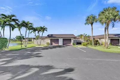 125 Lake Paula Dr #125, West Palm Beach, FL 33411 - Photo 2