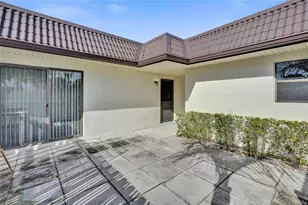 125 Lake Paula Dr, West Palm Beach, FL 33411 - Photo 6