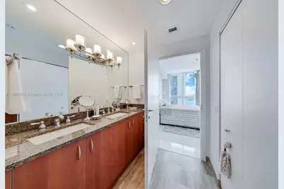 300 S Biscayne Blvd #T-3312, Miami, FL 33131 - Photo 8