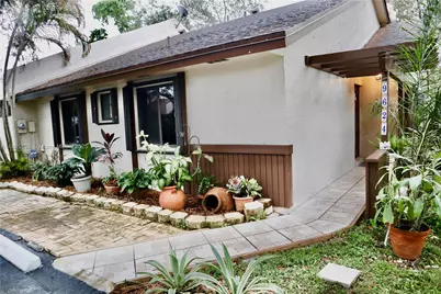 9624 NW 16th Ct, Pembroke Pines, FL 33024 - Photo 2