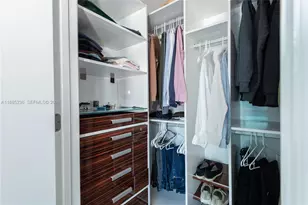 55 SE 6th St, Miami, FL 33131 - Photo 22