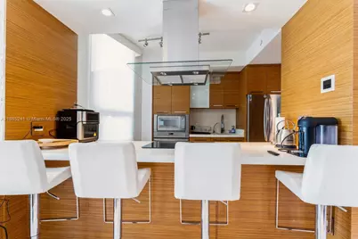 808 Brickell Key #1406, Miami, FL 33131 - Photo 10